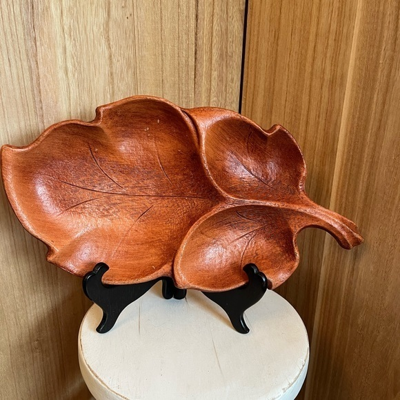 Vintage Kitchen Vintage Carved Leaf Serving Tray With Dividers Poshmark